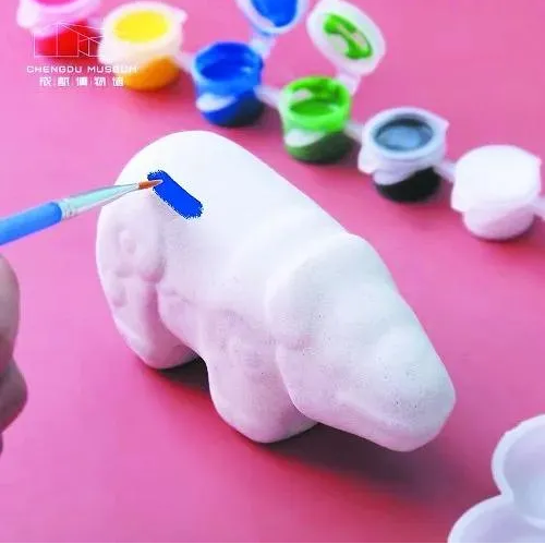 成博以石犀為原型，開(kāi)發(fā)了一系列文創(chuàng  )產(chǎn)品