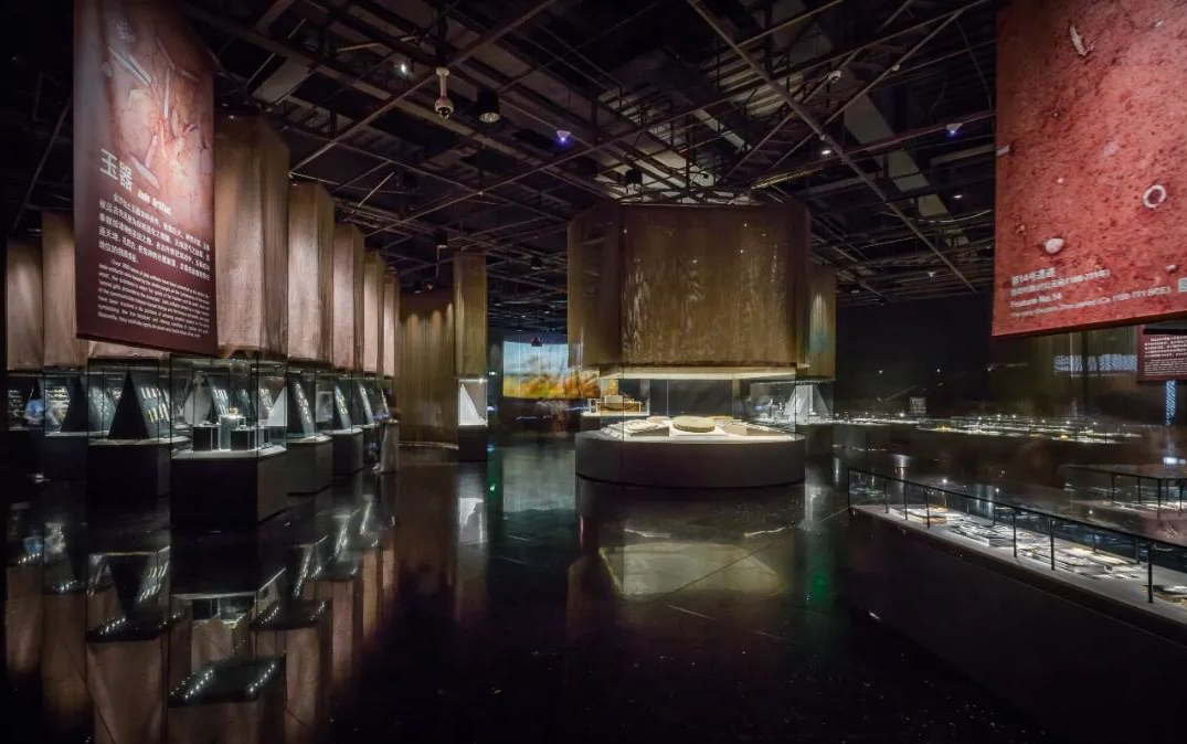 克里克對金沙遺址博物館第三展廳展柜玻璃、燈光、密封性、柜體結構和安全性能進(jìn)行了全面升級
