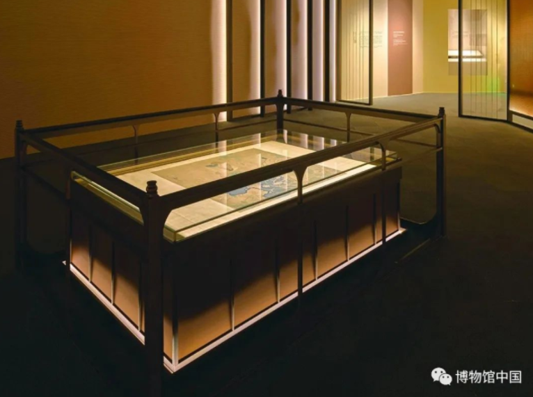 上海博物館《蓮塘乳鴨圖》展柜展覽現場(chǎng)
