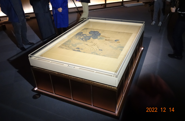 上海博物館《蓮塘乳鴨圖》展柜安裝現場(chǎng)